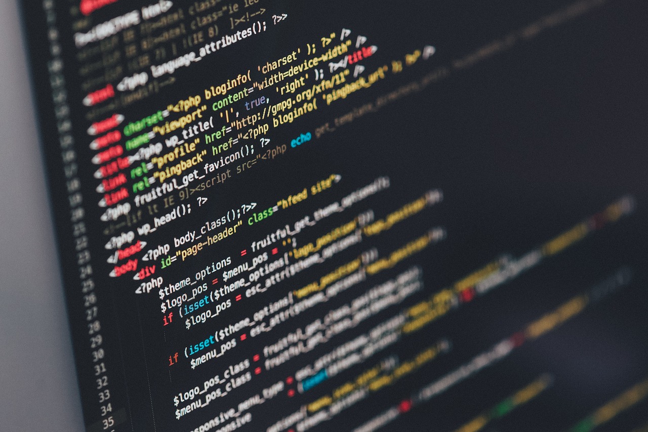子供がプログラミングを学ぶための最適なコンピュータ選びは？