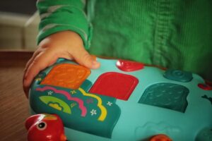 遊びながら学ぶ子ども向けプログラミングのまとめは？